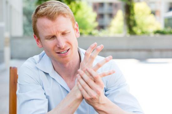 Как лечить остеохондроз немеют кисти рук